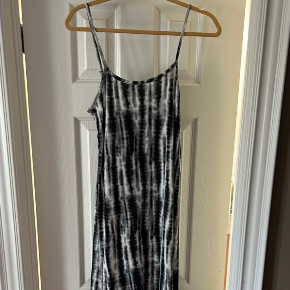 Elegant Black and White Tie-Dye Dress